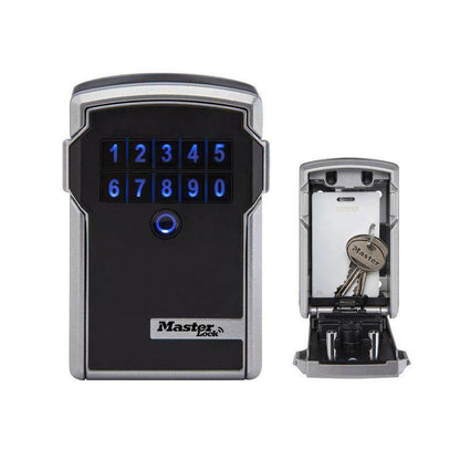 Master Lock 5441EUREC closed and open with keys inside