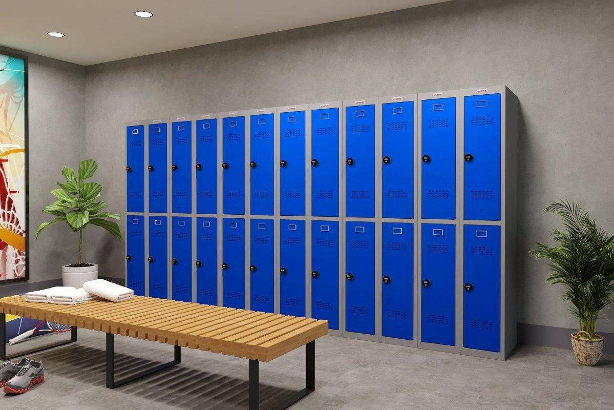 Row of Phoenix PL1230GB lockers in a locker room